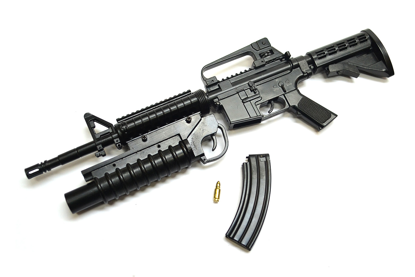 Макет автоматического карабина Colt M4A1 в масштабе 1:4