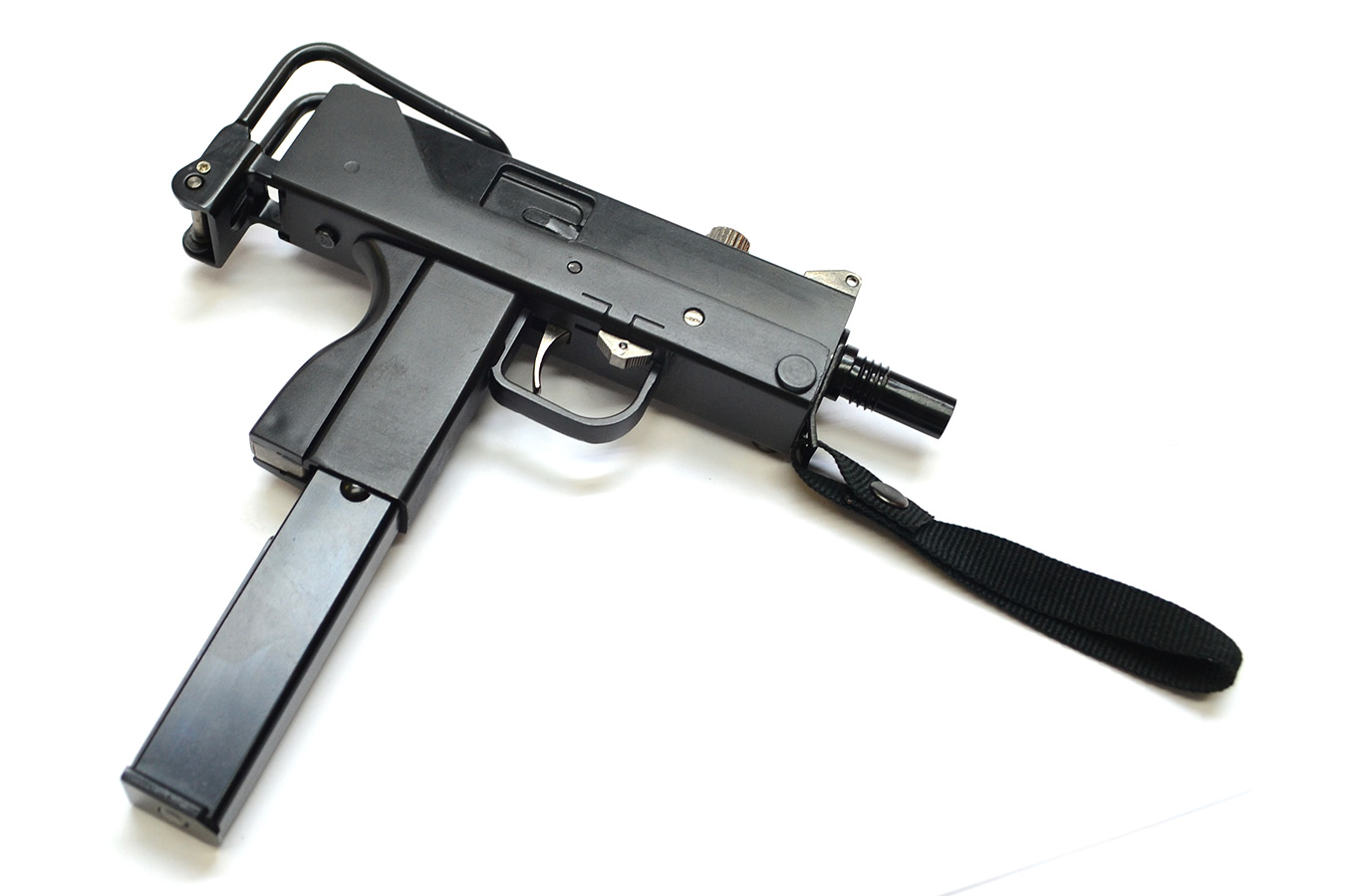 Макет пистолета-пулемета MAC Ingram Model 10 в масштабе 1:2.