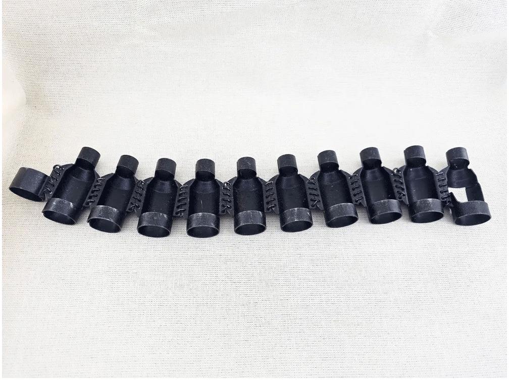 ����� ����